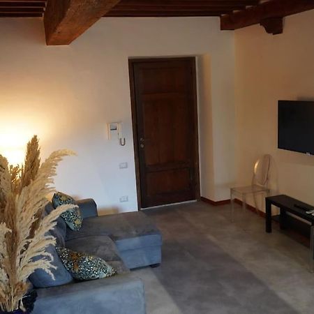 דירות Loft Moderno Ubicato Nel Centro Storico Di לוקה מראה חיצוני תמונה