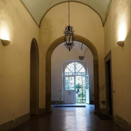 דירות Loft Moderno Ubicato Nel Centro Storico Di לוקה מראה חיצוני תמונה