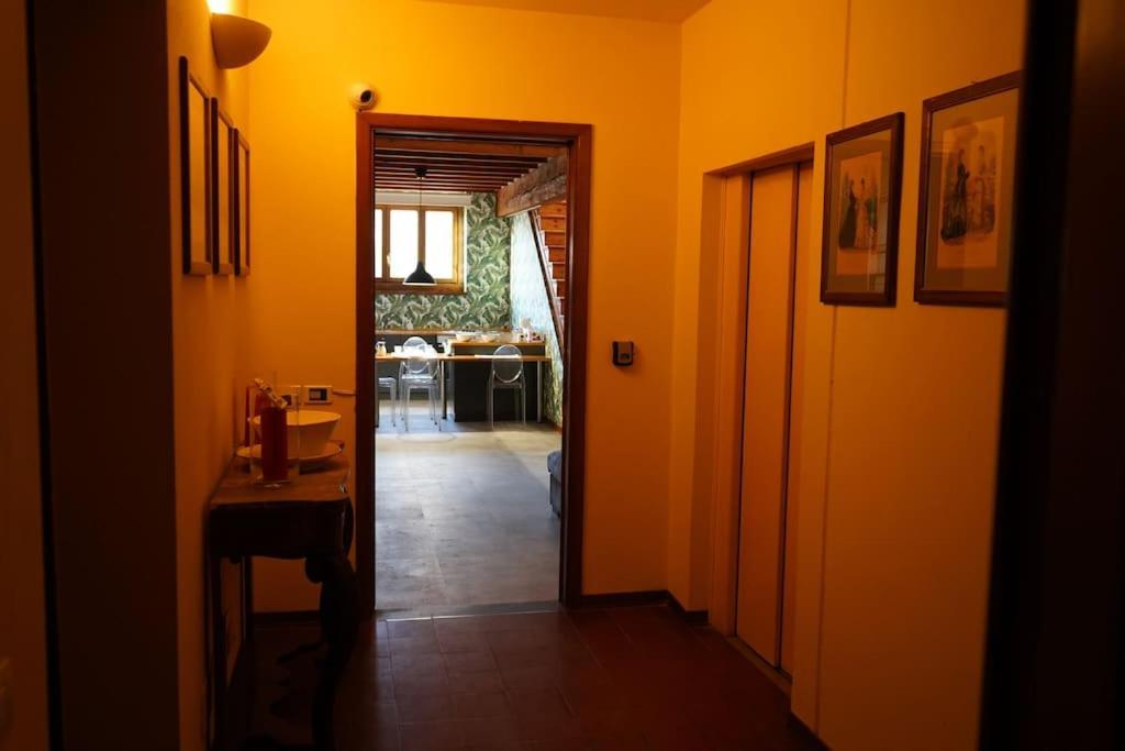 דירות Loft Moderno Ubicato Nel Centro Storico Di לוקה מראה חיצוני תמונה