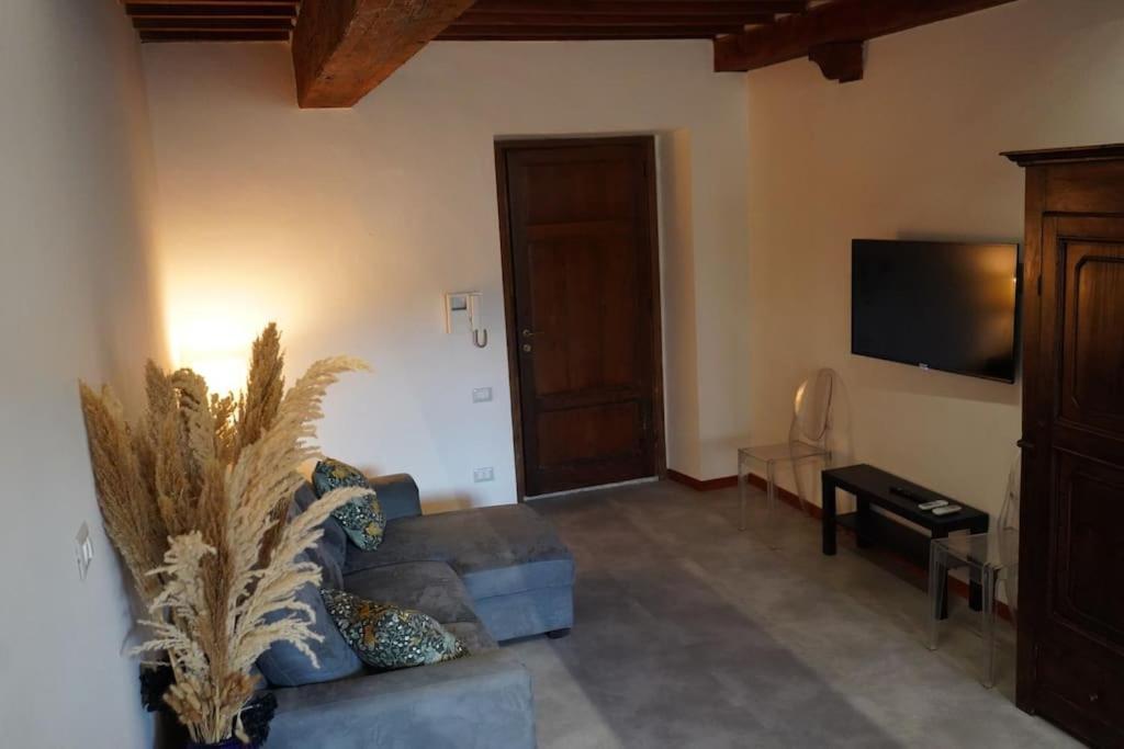 דירות Loft Moderno Ubicato Nel Centro Storico Di לוקה מראה חיצוני תמונה